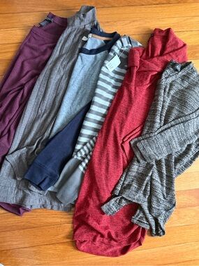 Bundle of 6 Sweatshirt size M  - Women's Casual Pullover Gap Matty M